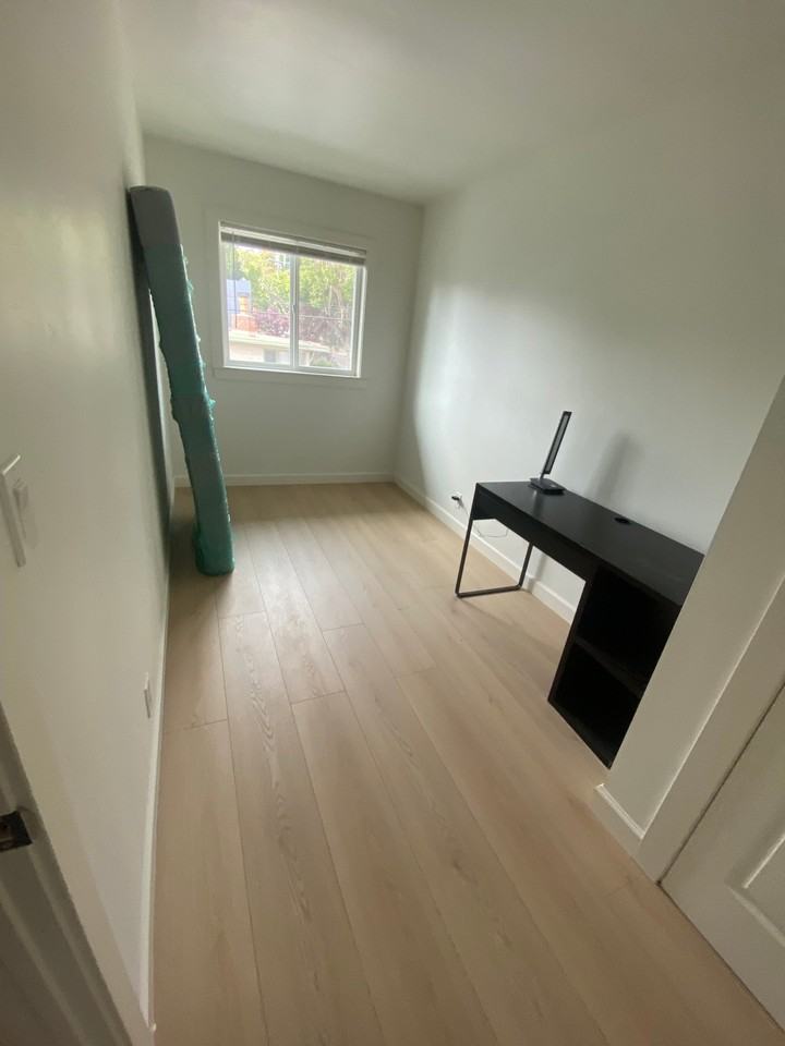 2480 Virginia St #4 - Photo 5 of 20