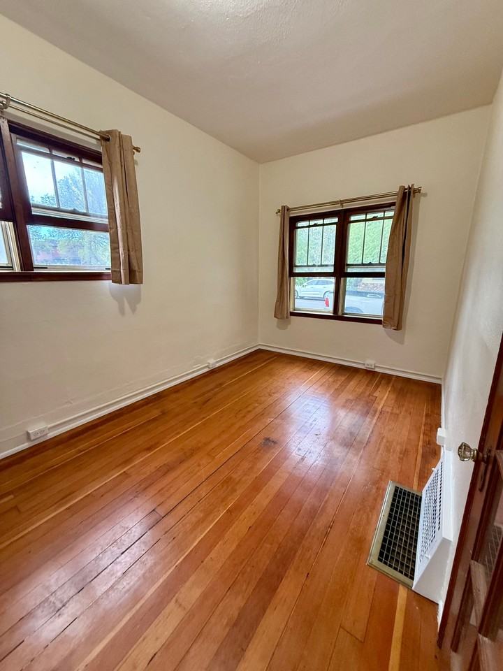 216 S H St #A - Photo 6 of 9