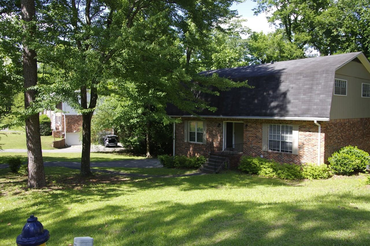 813 Linbard Ln - Photo 2 of 13