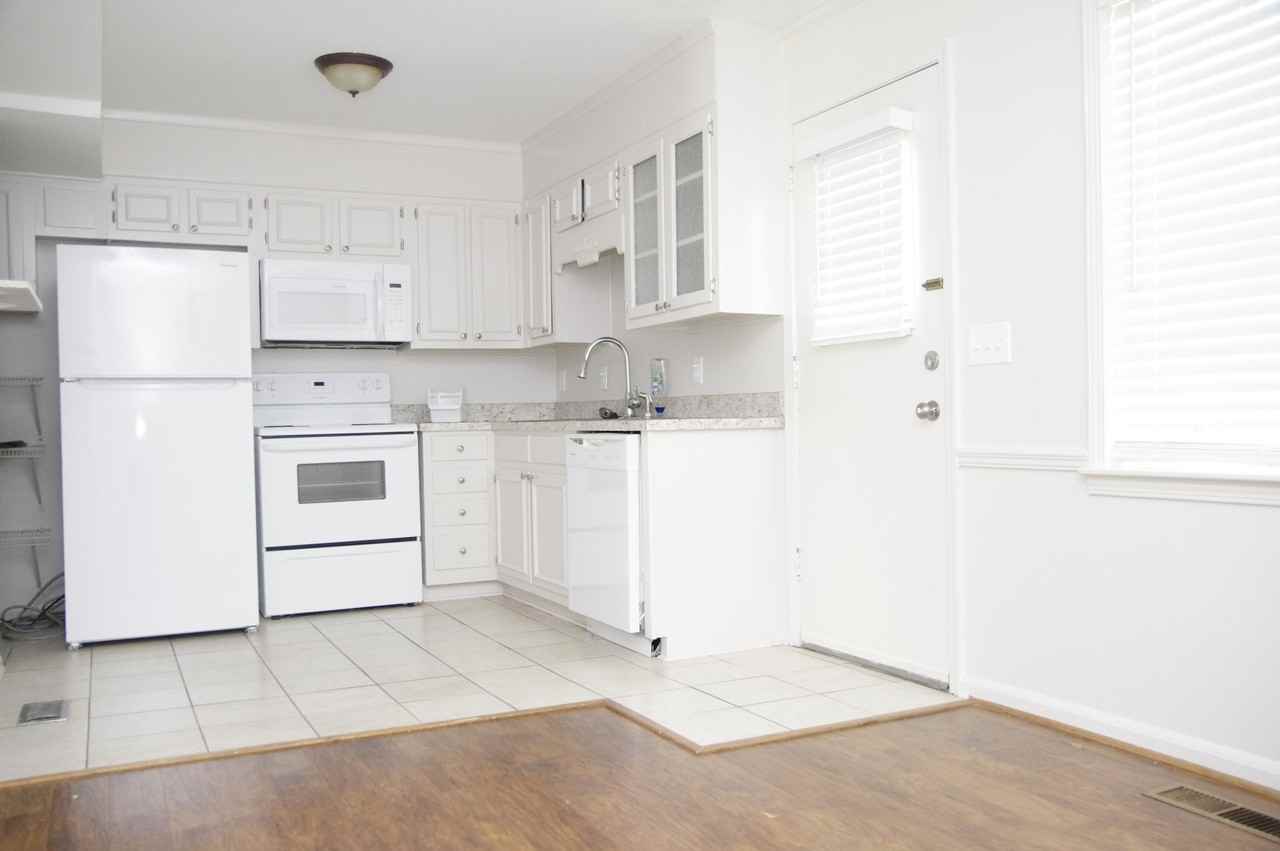 813 Linbard Ln - Photo 4 of 13