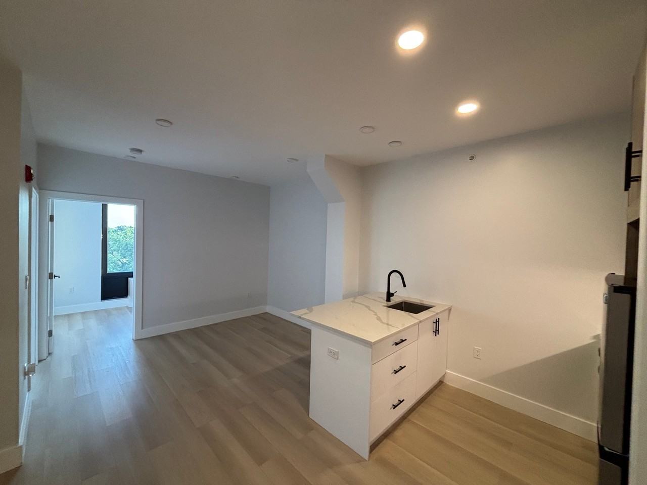 316 Forrest St - Photo 3 of 11