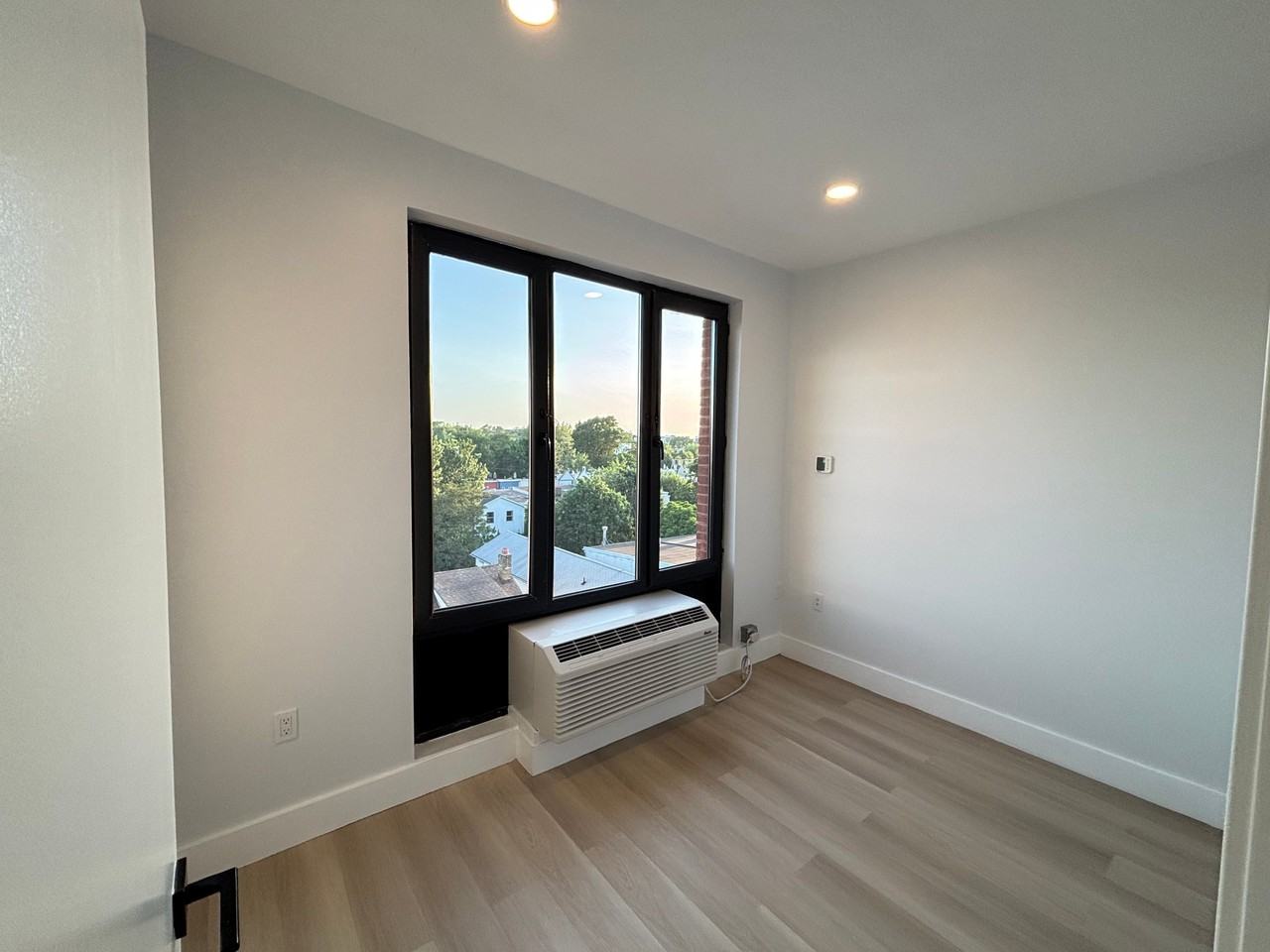316 Forrest St - Photo 6 of 11