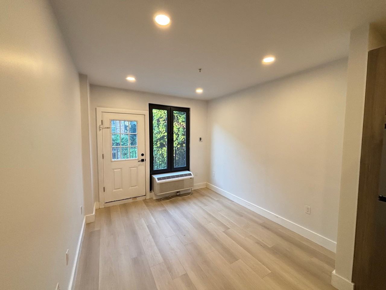 316 Forrest St - Photo 5 of 9