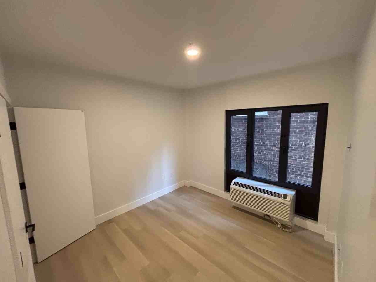 316 Forrest St - Photo 6 of 9