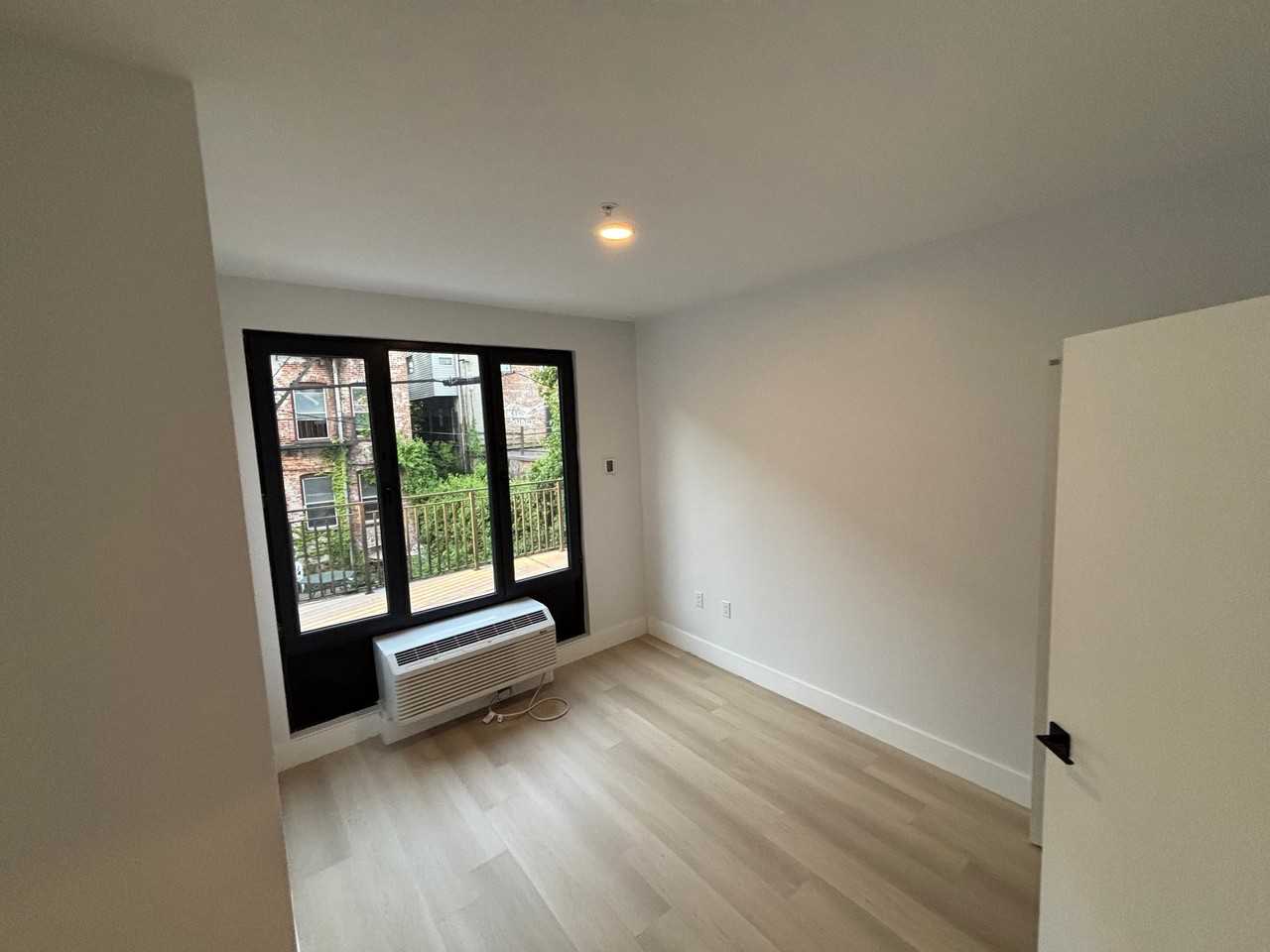 316 Forrest St - Photo 7 of 9