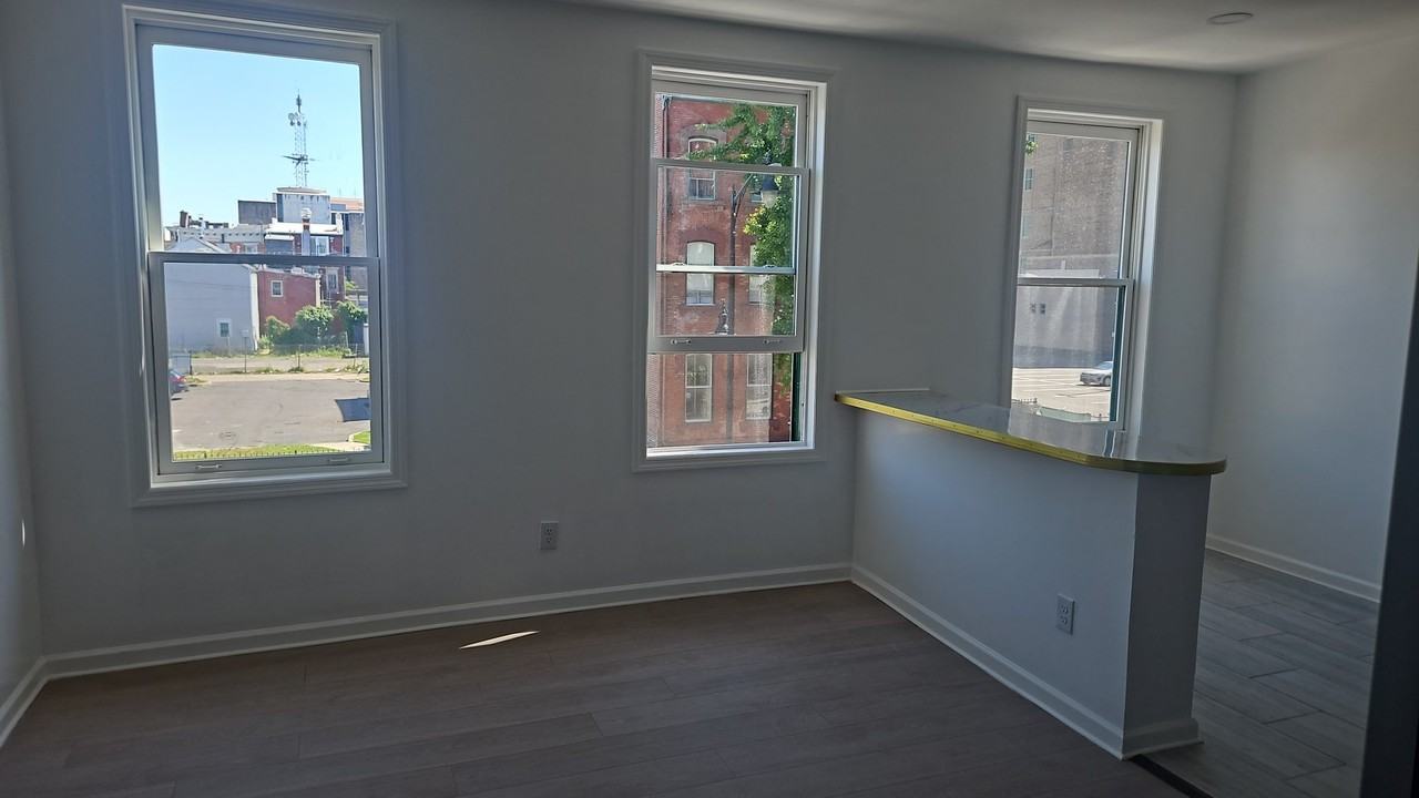 246 E Hanover St #1 - Photo 2 of 17