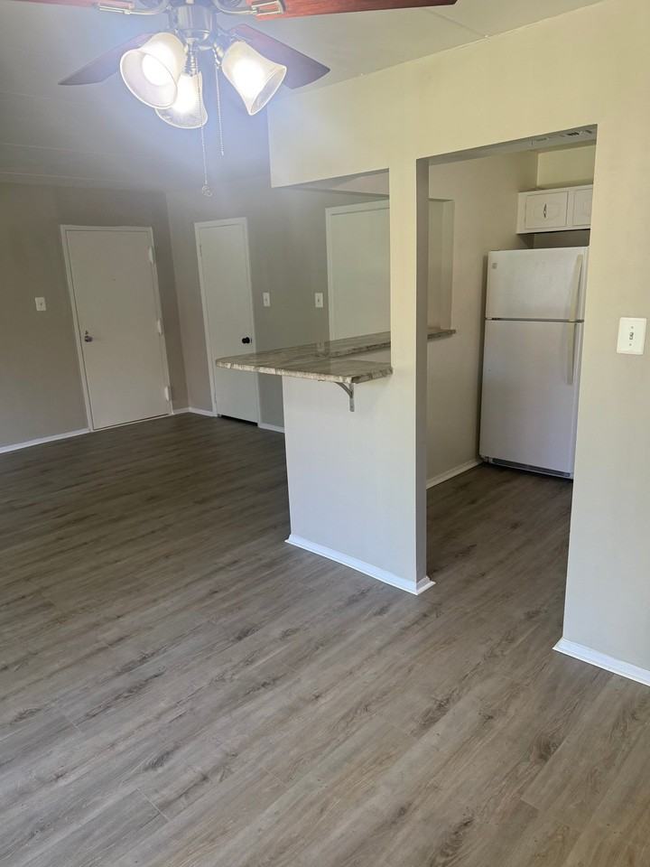 125S Clubhouse Dr Sw #7 - Photo 4 of 9