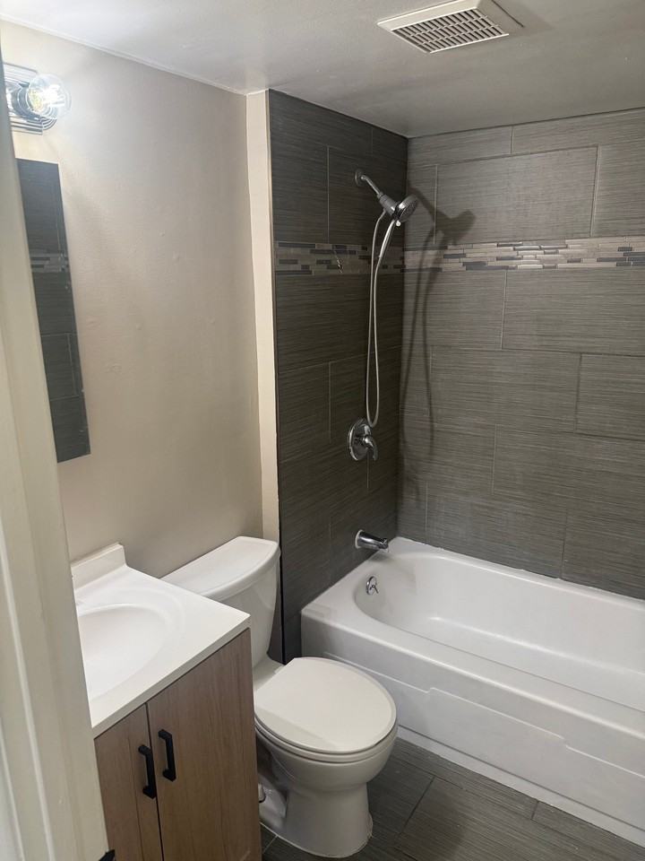 125S Clubhouse Dr Sw #7 - Photo 6 of 9