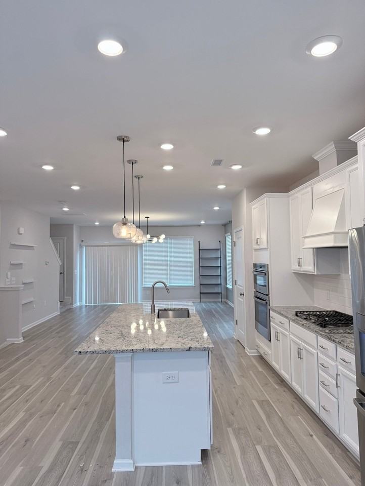 1000 Manorhaven Dr - Photo 2 of 8