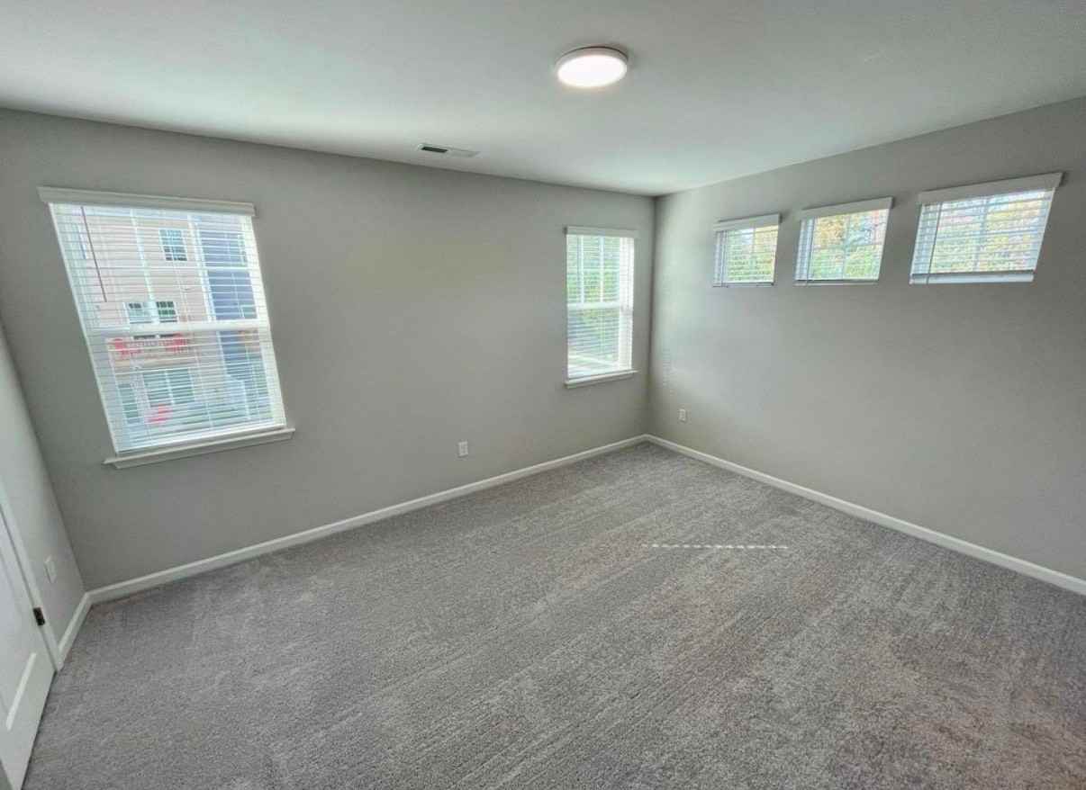 1000 Manorhaven Dr - Photo 7 of 8