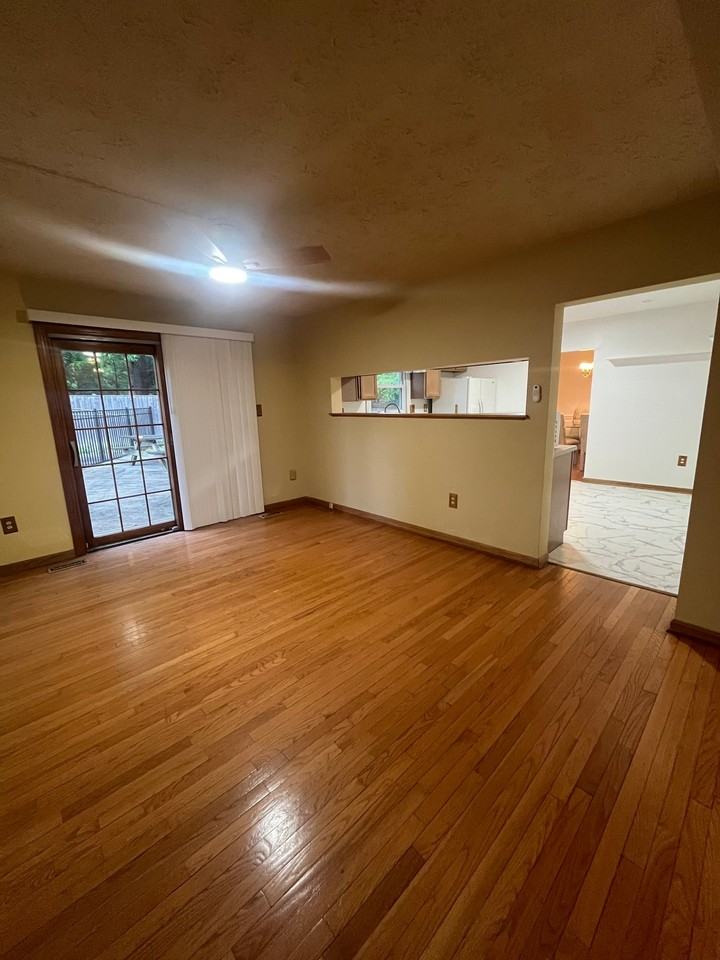 2450 Indian Ct - Photo 4 of 26