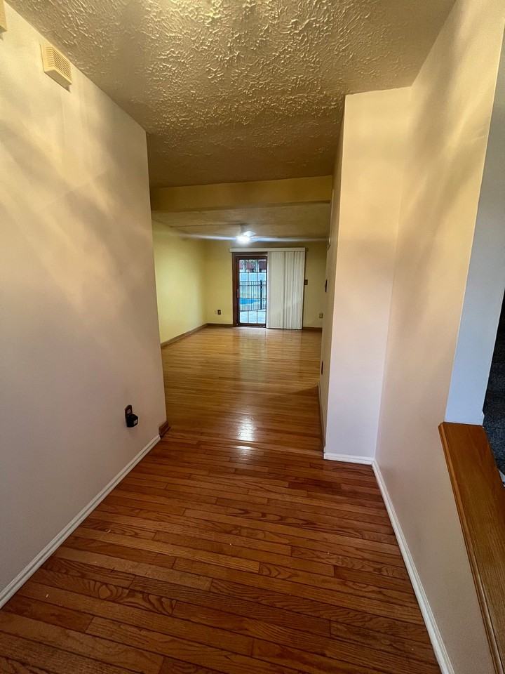 2450 Indian Ct - Photo 5 of 26