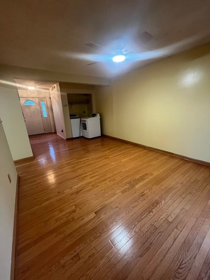 2450 Indian Ct - Photo 6 of 26