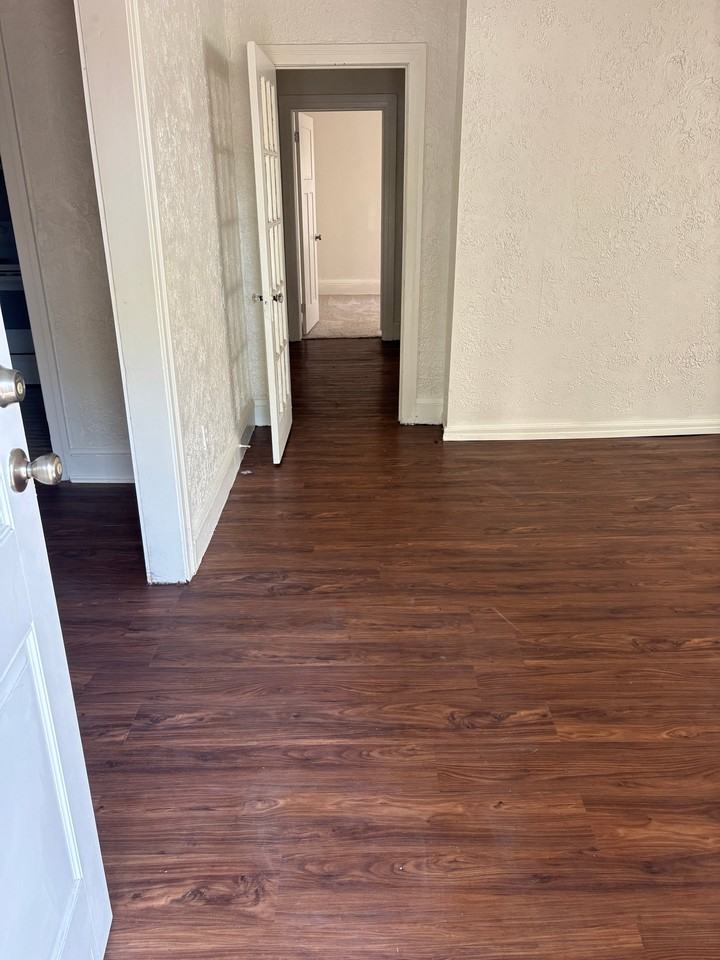 1525 W 15th St - Photo 2 of 13