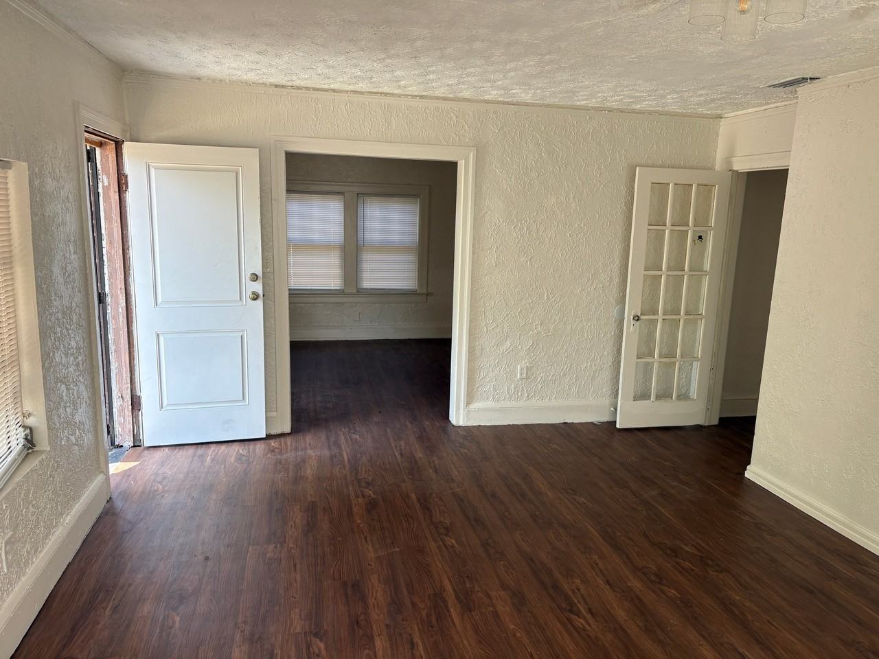 1525 W 15th St - Photo 3 of 13