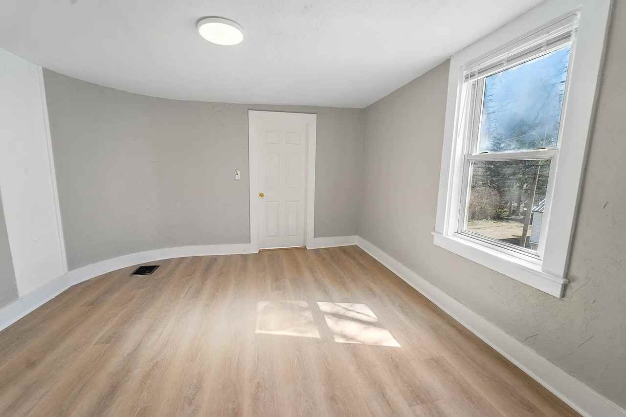 21 Union St - Photo 7 of 13