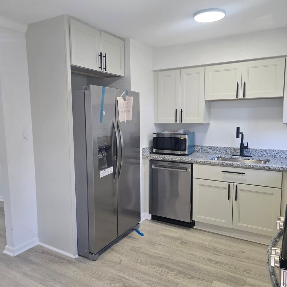 1203 Baskerville Ln - Photo 2 of 3