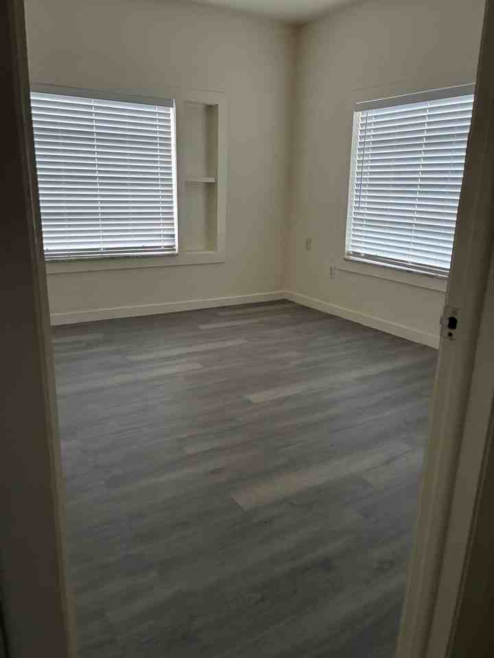 3118 Sw 22nd Ter - Photo 3 of 15
