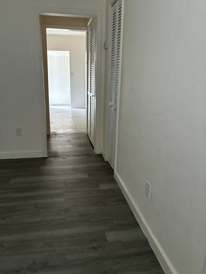 3118 Sw 22nd Ter - Photo 6 of 15