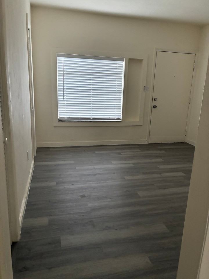 3118 Sw 22nd Ter - Photo 7 of 15