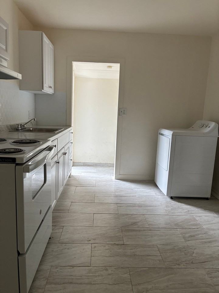 3118 Sw 22nd Ter - Photo 2 of 24