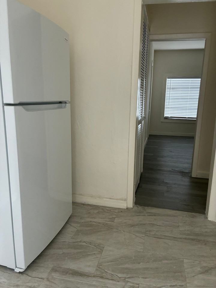 3118 Sw 22nd Ter - Photo 3 of 24