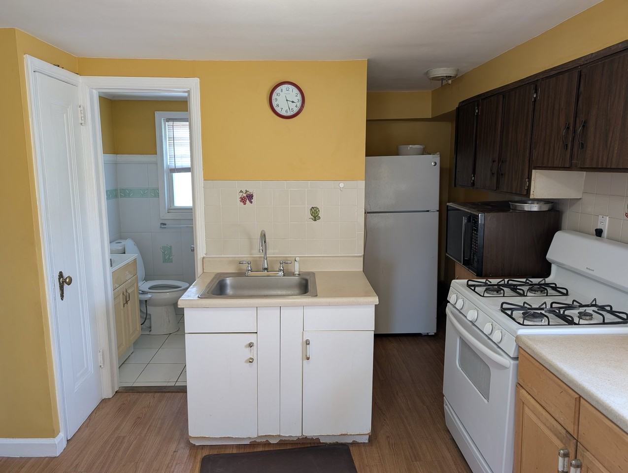 2563 Hawthorne Ave #1 - Photo 2 of 2