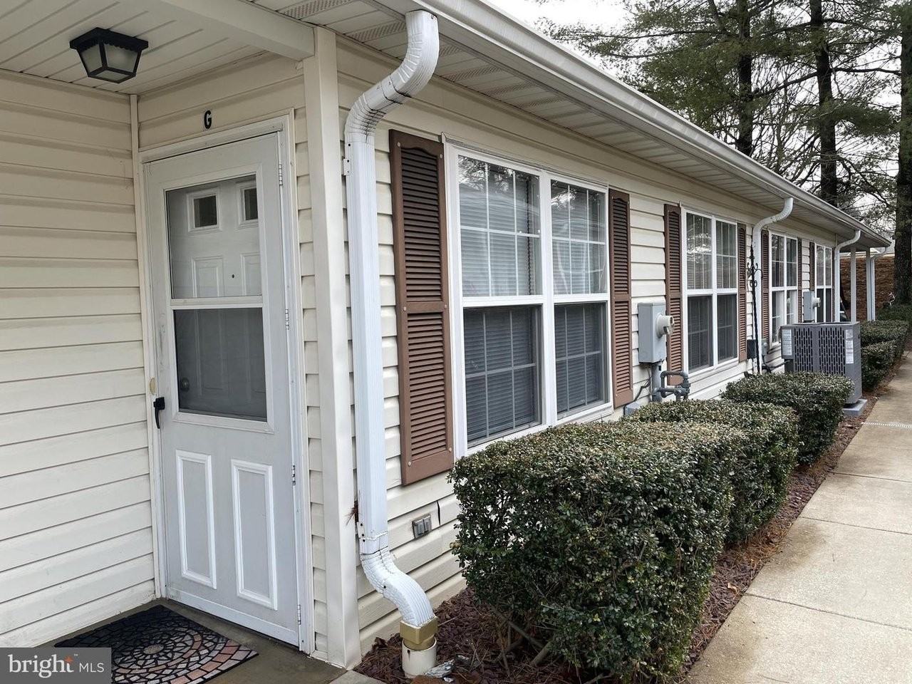 1815 Vincenza Dr #G - Photo 2 of 6