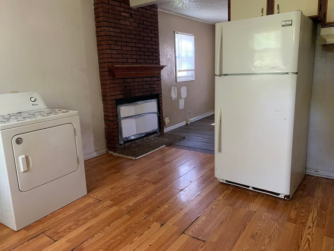 927 E Harrison Ave - Photo 7 of 13