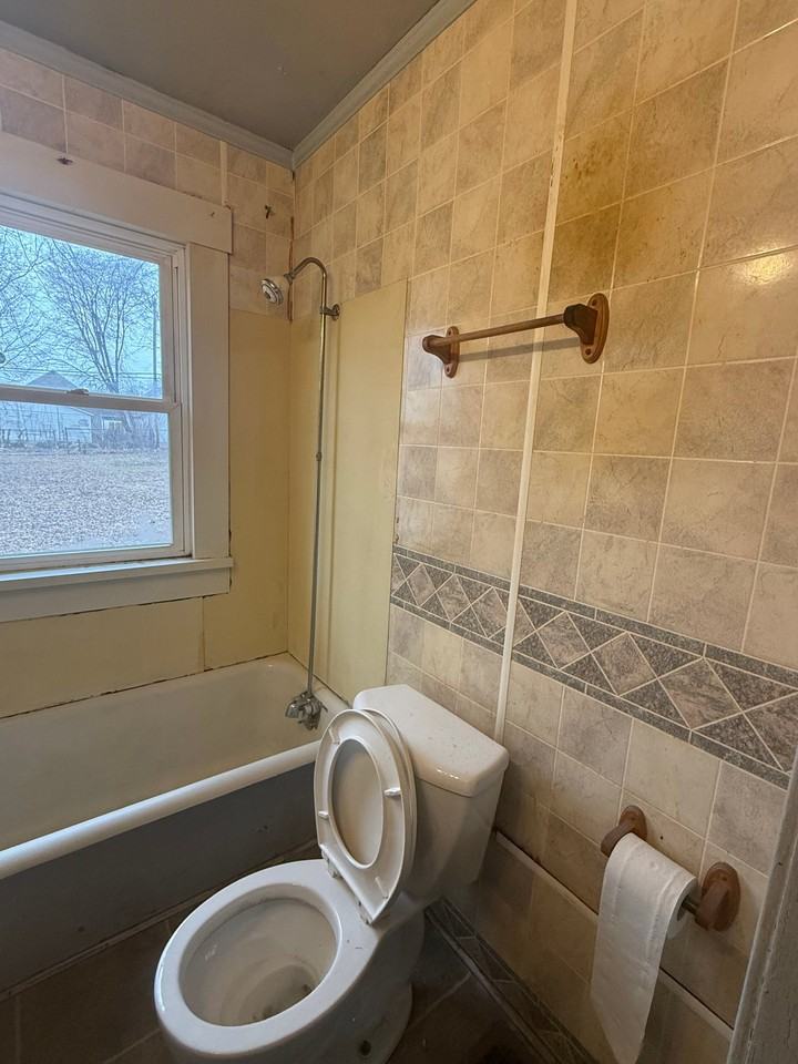 1553 E Hickory St - Photo 2 of 19