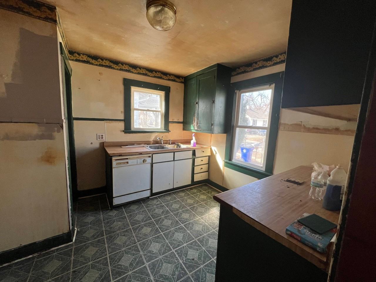 1553 E Hickory St - Photo 5 of 19