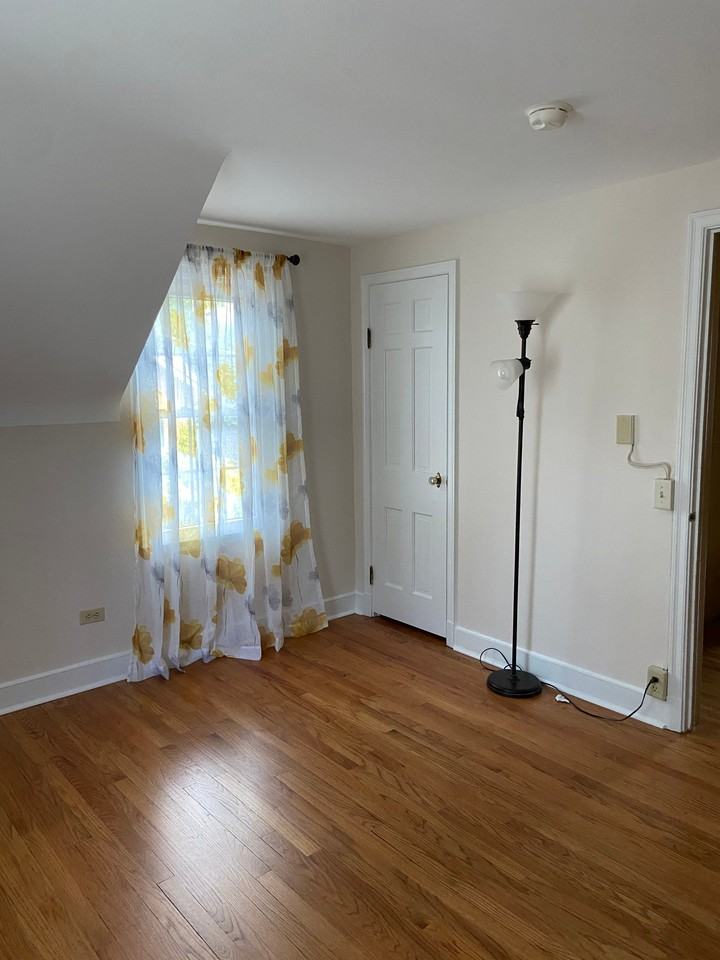 517 Broad St - Photo 4 of 15