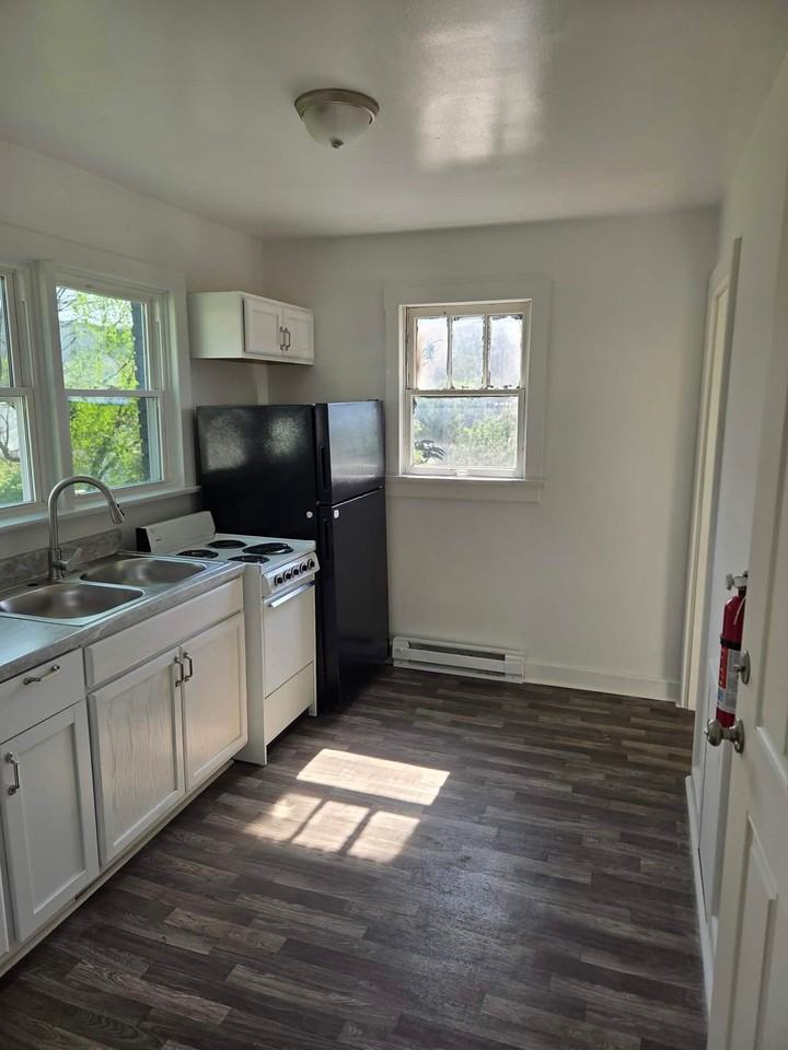 404 Walnut St #C - Photo 6 of 10