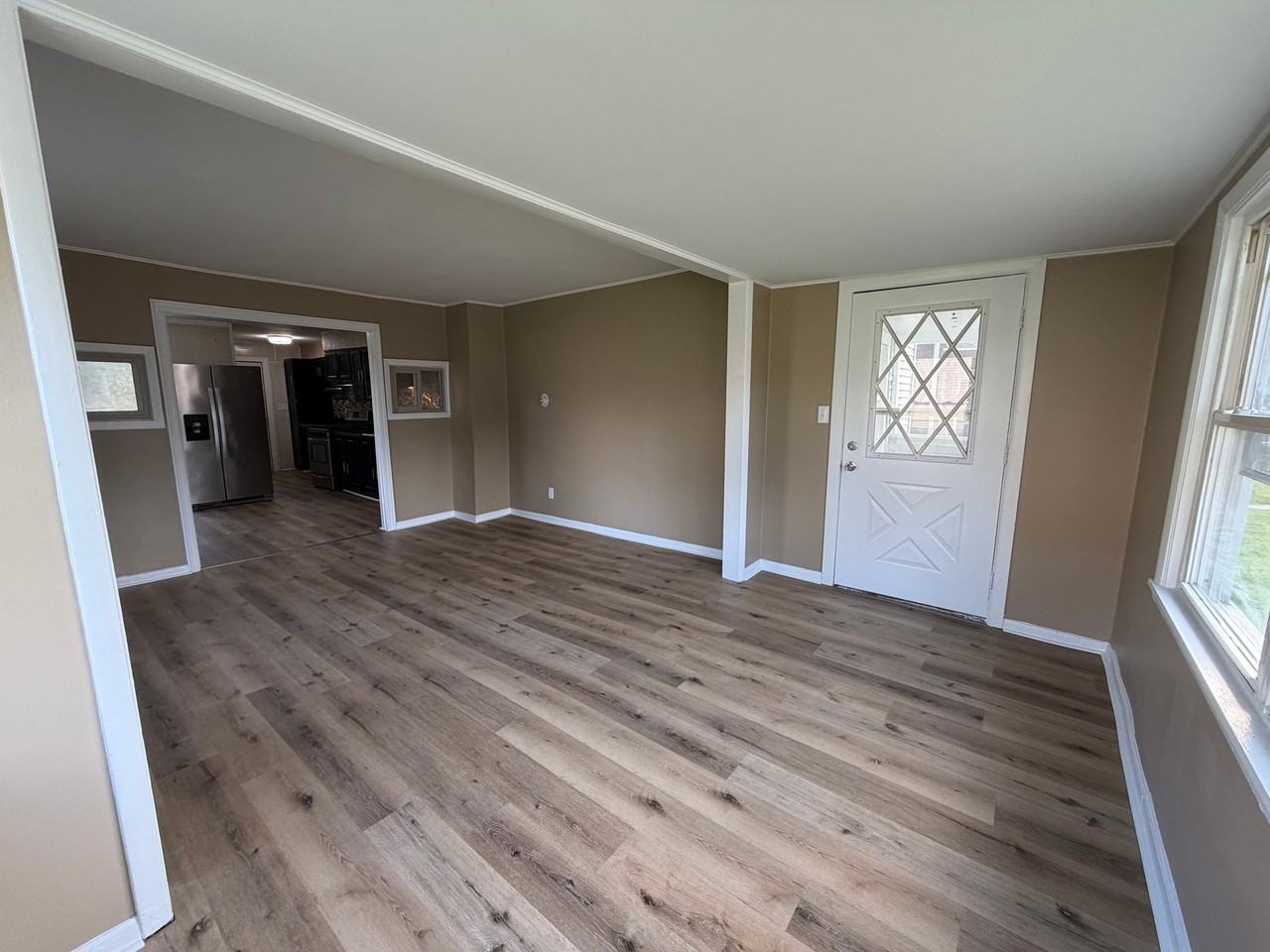 512 16th Ave - Photo 3 of 16
