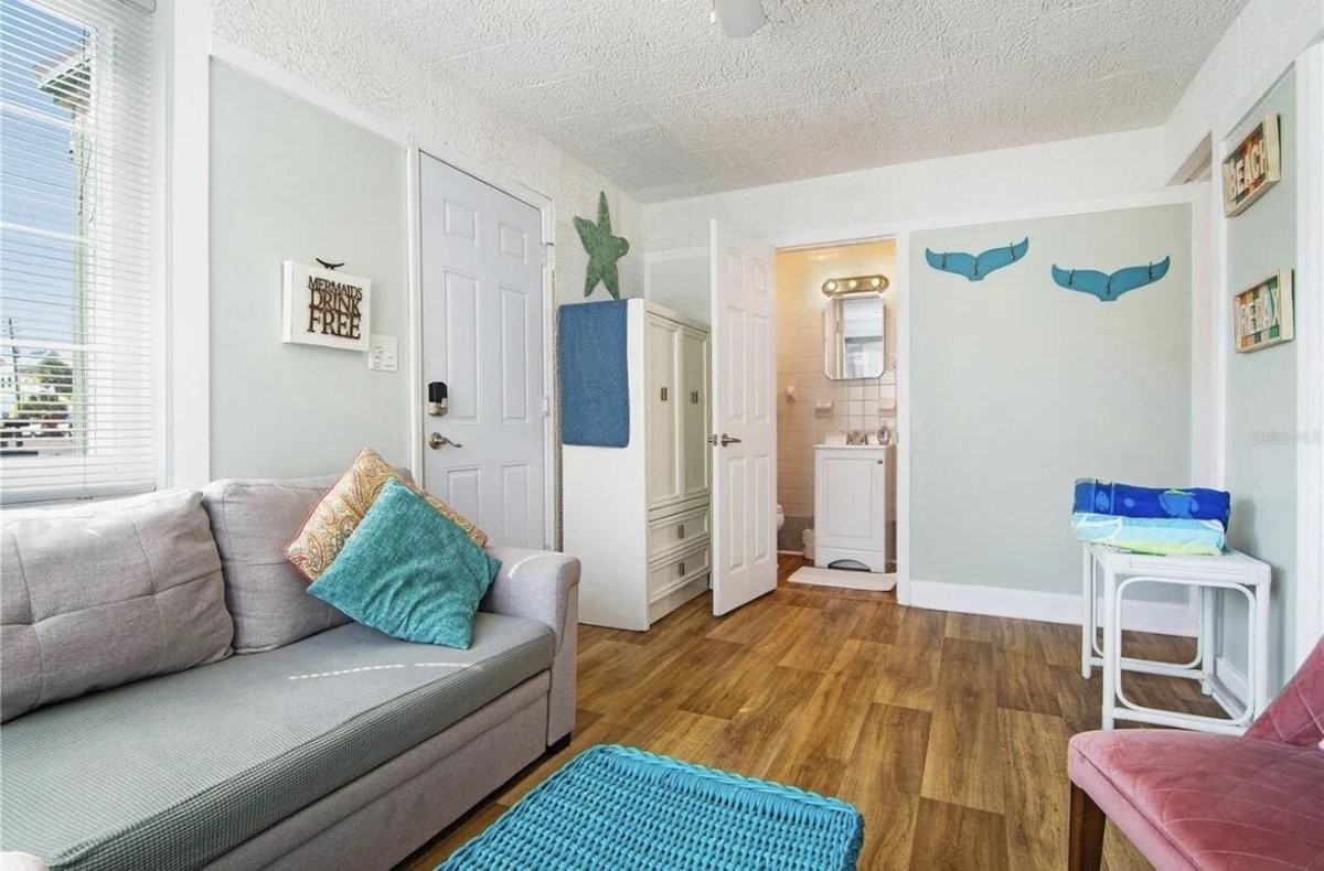 14141 Gulf Blvd - Photo 3 of 19