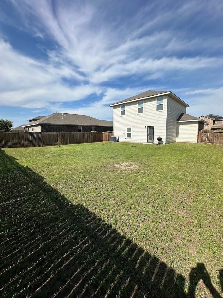 6525 Underwood Way - Photo 2 of 13