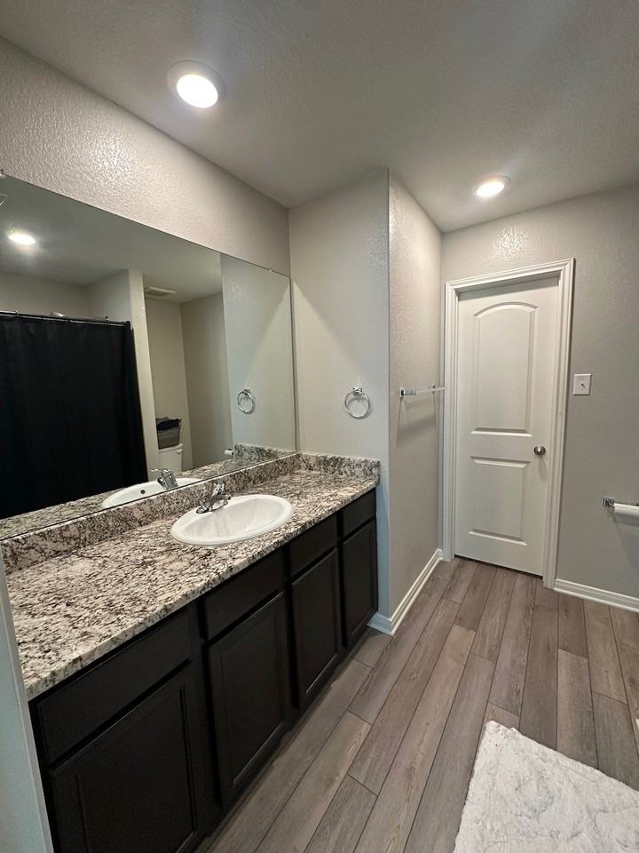 6525 Underwood Way - Photo 4 of 13
