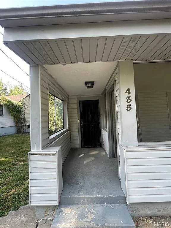435 Adrian Dr - Photo 2 of 20