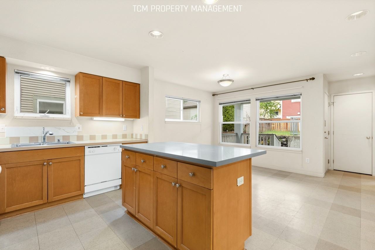 2954 S Frontenac St #2954 - Photo 6 of 23