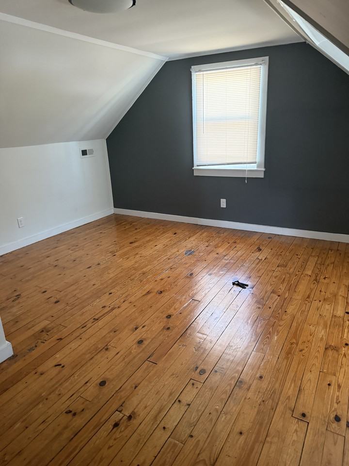 216 Brandon Rd #NA - Photo 4 of 10