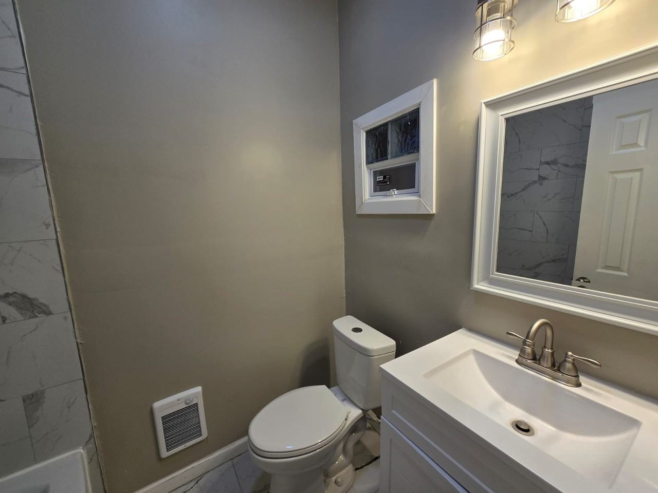 26 N Saint Bernard St #1stFL - Photo 3 of 3