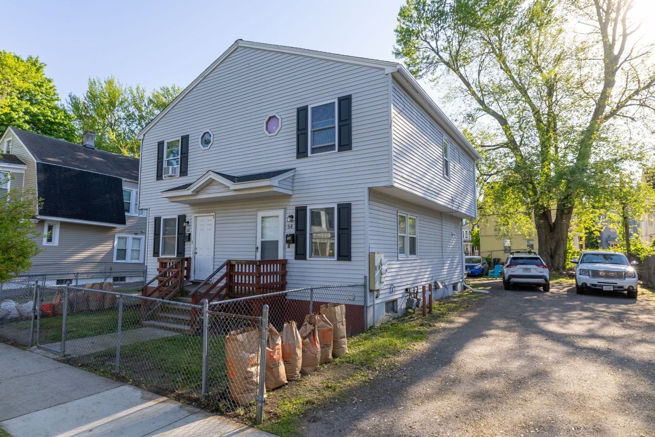 54 Suffolk St - Photo 2 of 27