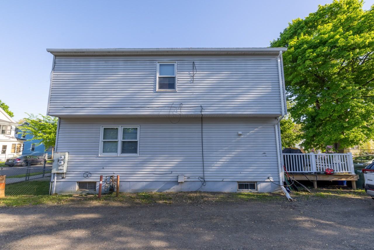 54 Suffolk St - Photo 4 of 27