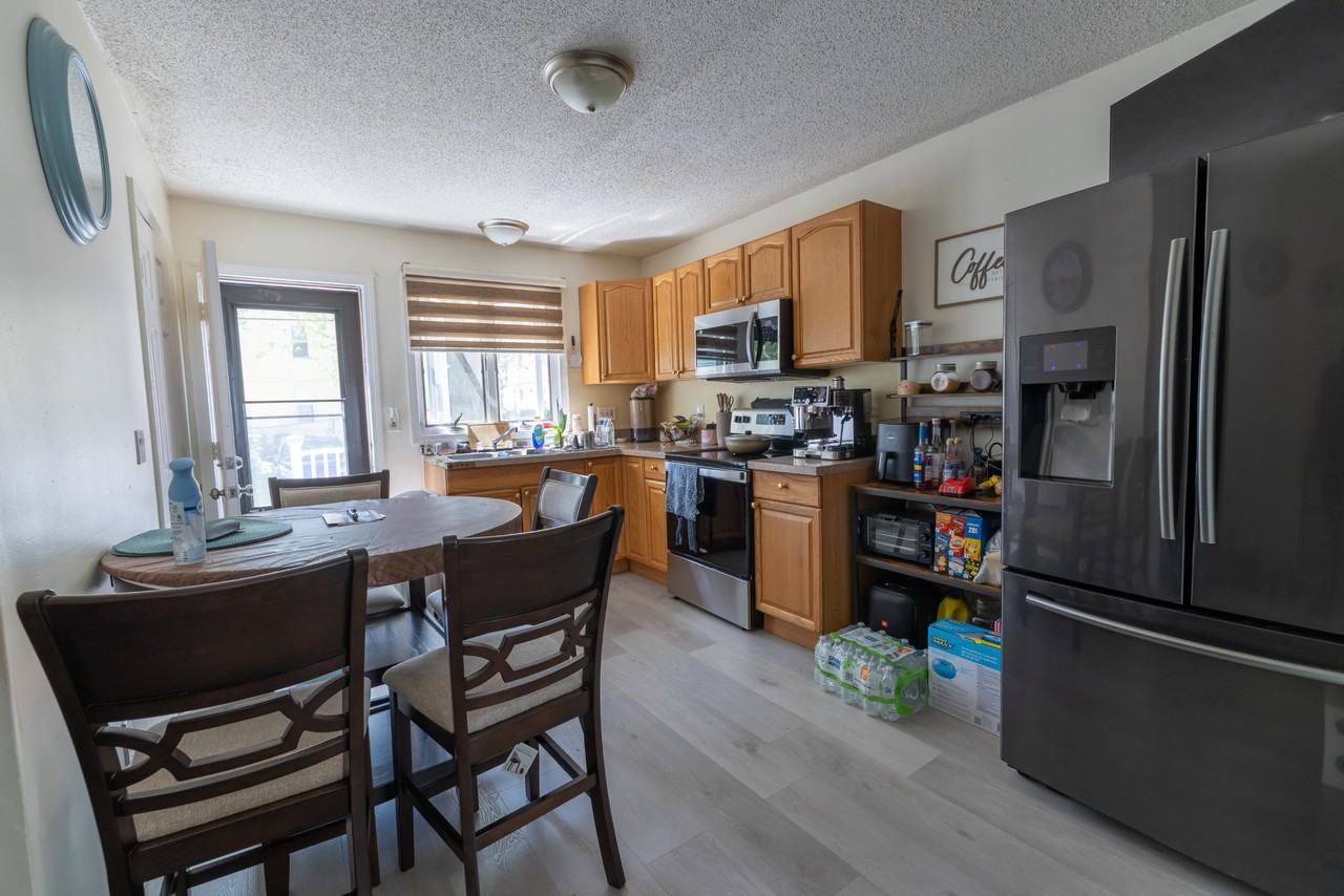 54 Suffolk St - Photo 7 of 27