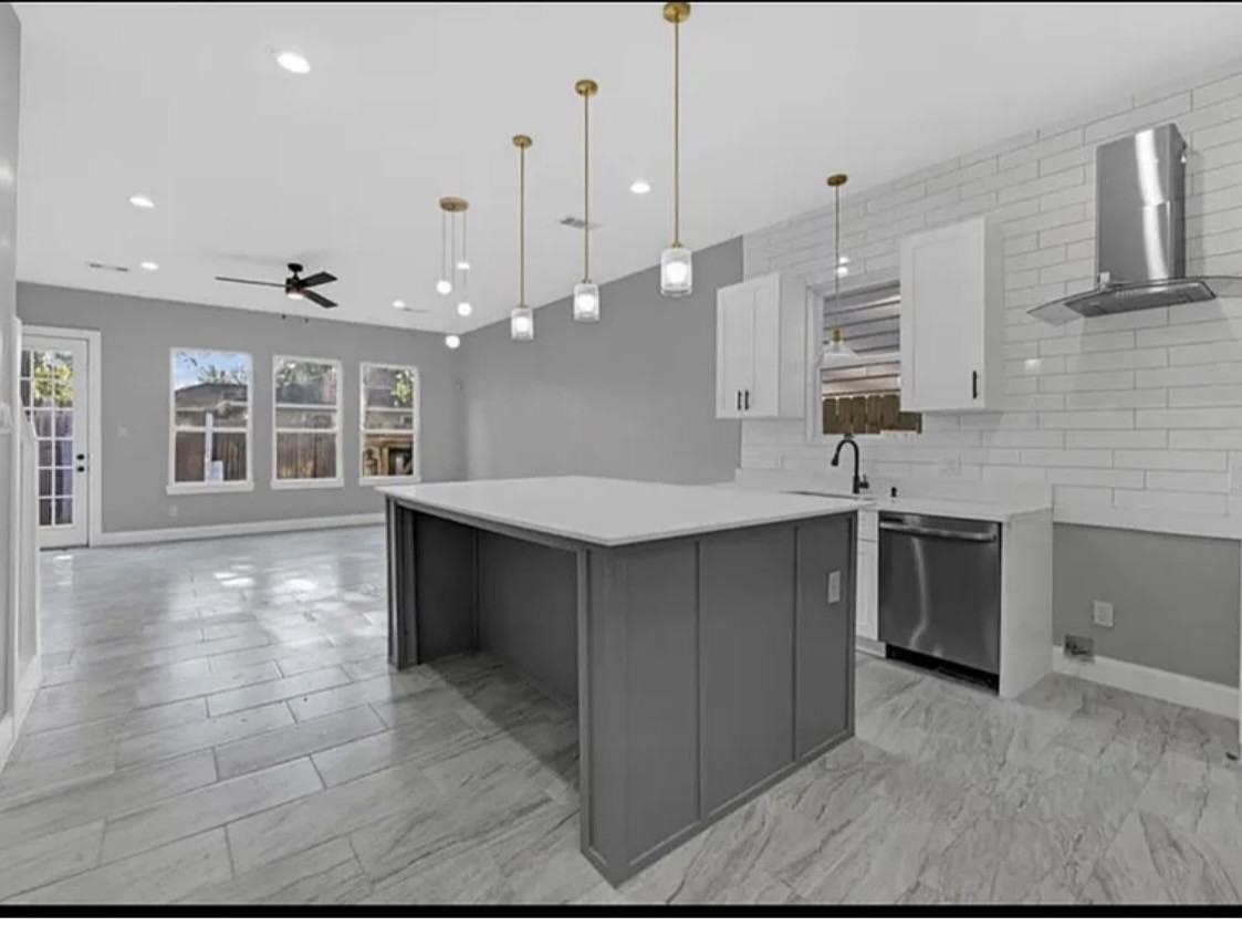 2116 Sam Wilson St #NA - Photo 3 of 14