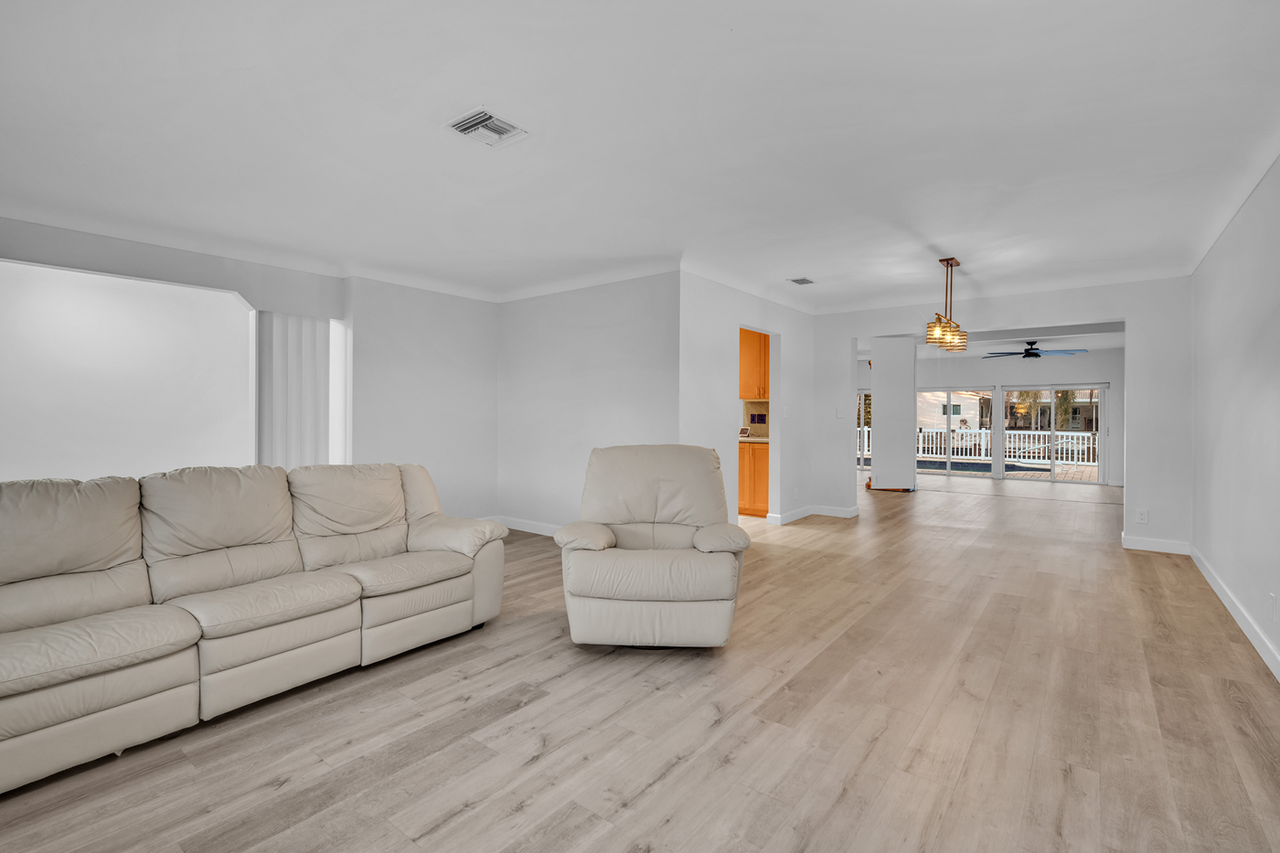 1421 Ne 54th St #NA - Photo 6 of 15