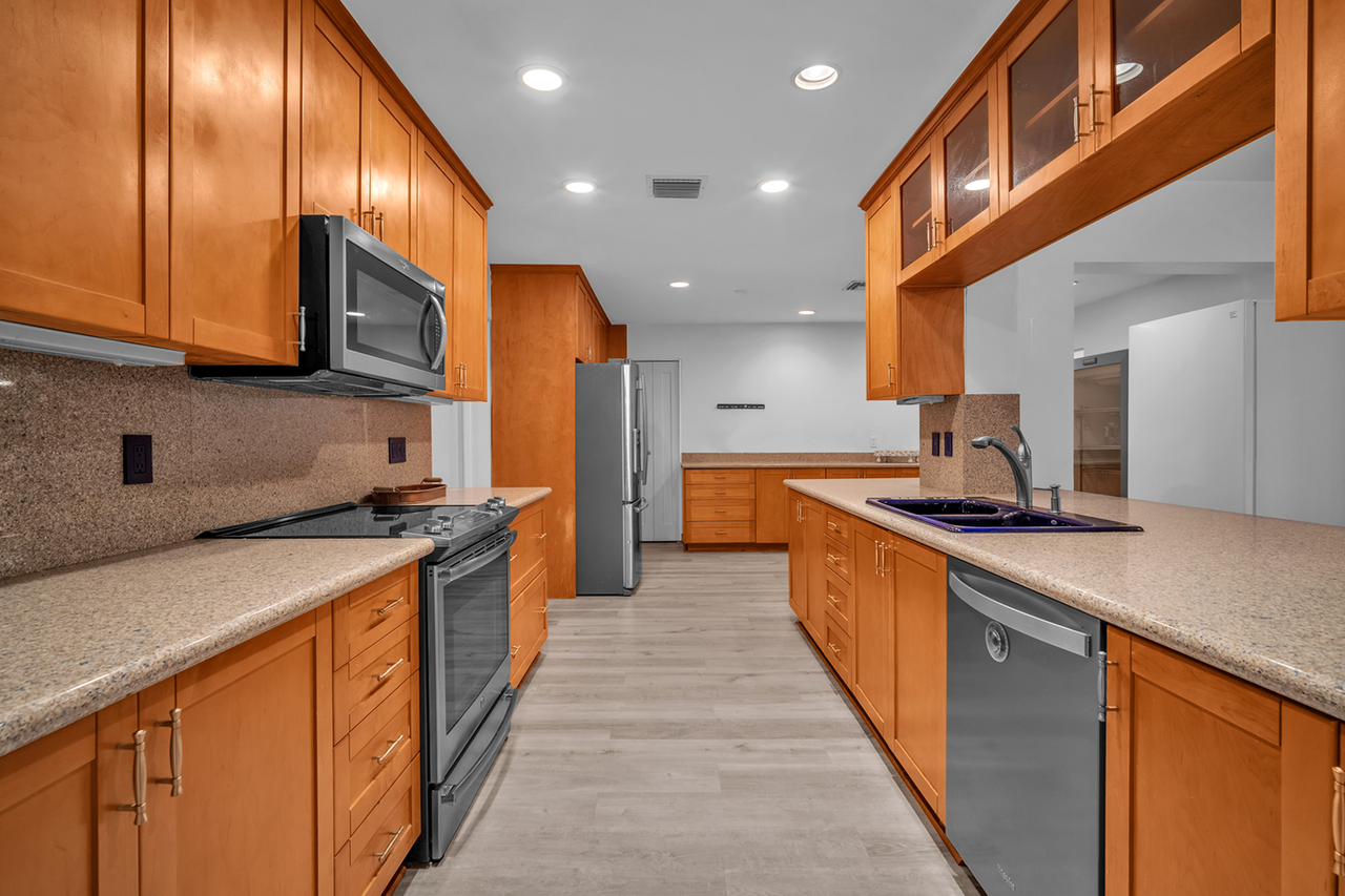 1421 Ne 54th St #NA - Photo 7 of 15
