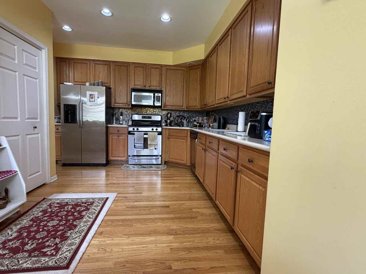284 Jennifer Ct - Photo 4 of 21