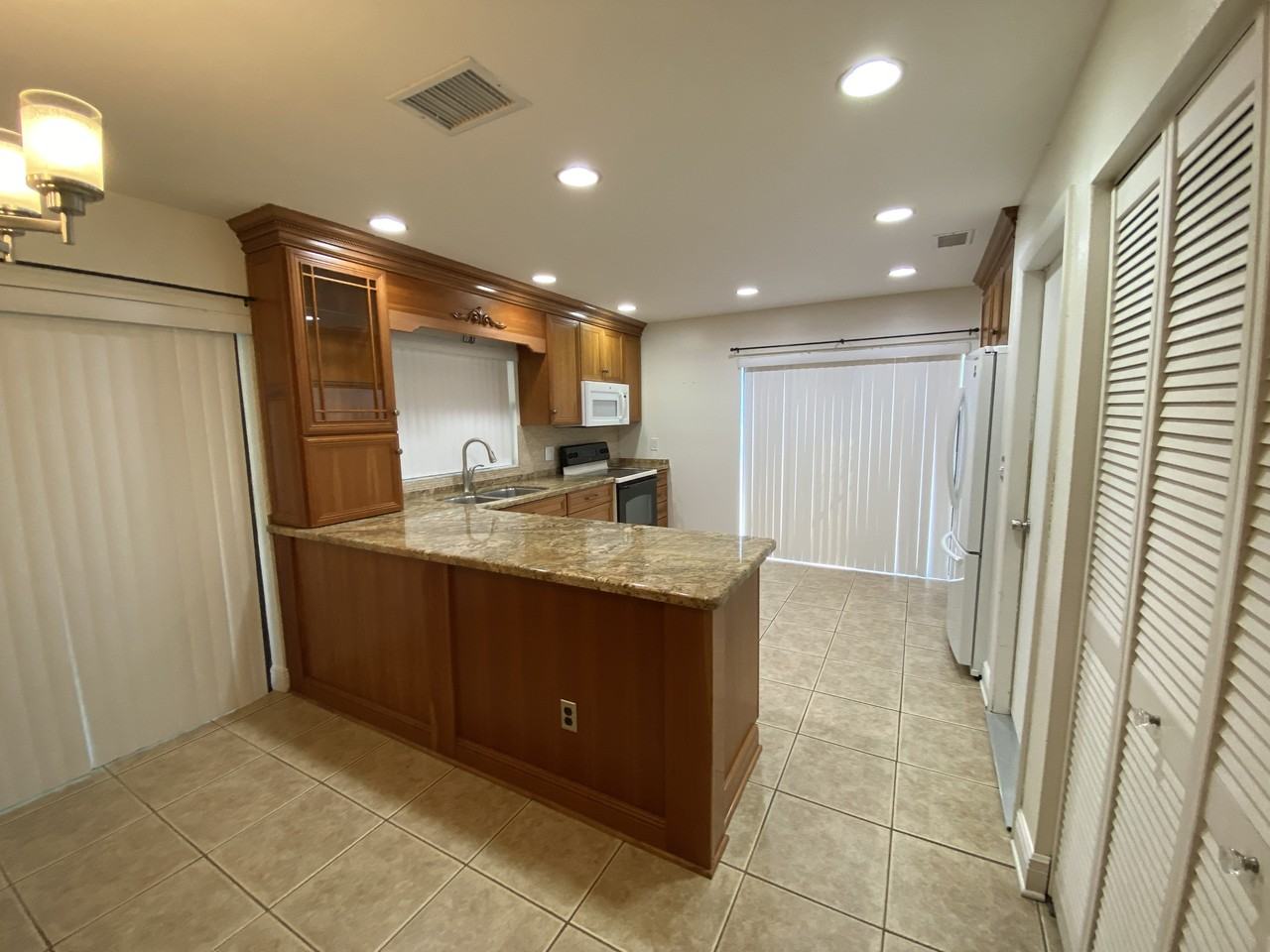 10803 Fairfield Village Dr #NA - Photo 5 of 12