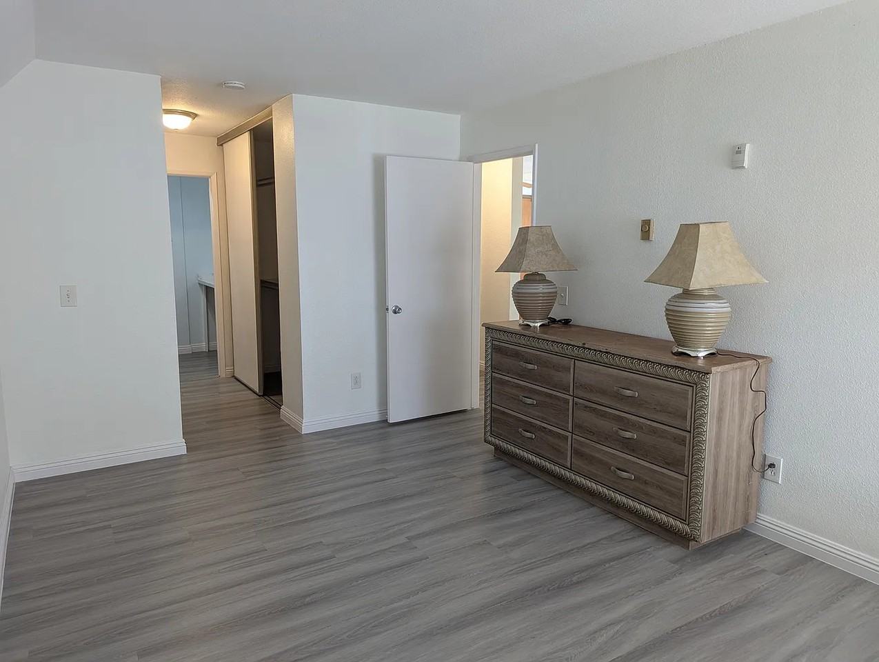 8308 Regents Rd - Photo 3 of 11